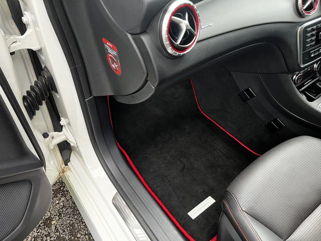 ＣＬＡクラス ＣＬＡ４５　ＡＭＧ　４マチック　４ＷＤ　クリアランスソナー　オートクルーズコントロール　バックカメラ　ナビ　アルミホイール　オートライト　ＨＩＤ　ＡＴ　シートヒーター　キーレスエントリー　電動格納ミラー　盗難防止システム（34枚目）