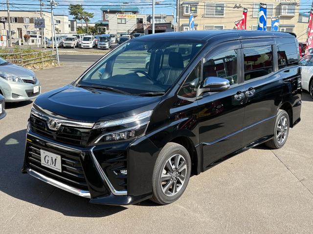 ヴォクシー ＺＳ　４ＷＤ　スマートキー　寒冷地仕様　純正ＳＤナビＴＶ　バックカメラ　ＥＴＣ　アルパインフリップダウンモニター　両側パワースライドドア　ドライブレコーダー　ＬＥＤヘッドライト　クルーズコントロール（13枚目）