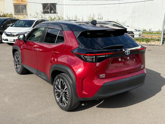 ヤリスクロス ハイブリッドＺ　４ＷＤ　トヨタコネクティッドナビＴＶ　全方位カメラ　スマートキー　ＥＴＣ　前後ドライブレコーダー　両側シートヒーター　パワーバックドア　ハーフレザーシート　パワーシート　クルーズコントロール（10枚目）