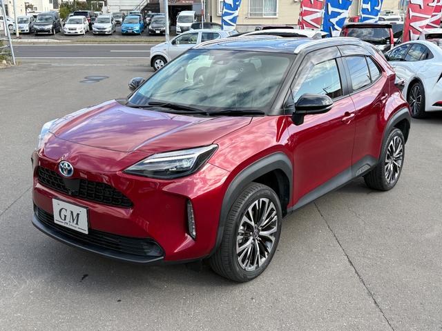 ヤリスクロス ハイブリッドＺ　４ＷＤ　トヨタコネクティッドナビＴＶ　全方位カメラ　スマートキー　ＥＴＣ　前後ドライブレコーダー　両側シートヒーター　パワーバックドア　ハーフレザーシート　パワーシート　クルーズコントロール（13枚目）