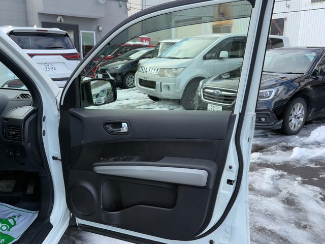 エクストレイル ２０ＧＴ　Ｓ　４ＷＤ　本州仕入れ　ワンオーナー　インテリキー　純正ＳＤナビＴＶ　バックカメラ　ＥＴＣ　ＨＩＤヘッドライト（32枚目）