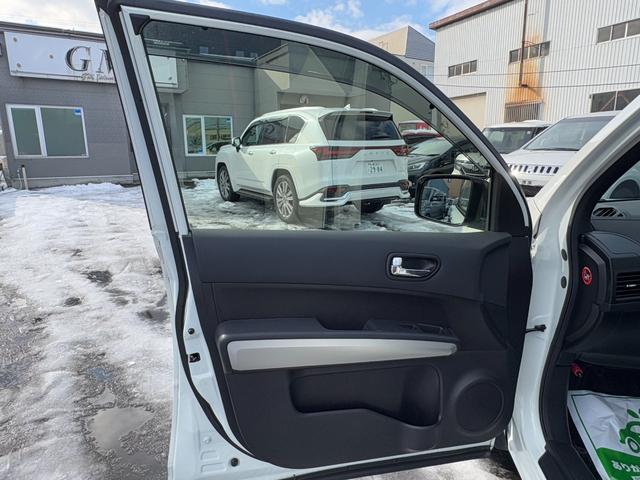 エクストレイル ２０ＧＴ　Ｓ　４ＷＤ　本州仕入れ　ワンオーナー　インテリキー　純正ＳＤナビＴＶ　バックカメラ　ＥＴＣ　ＨＩＤヘッドライト（35枚目）