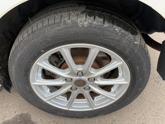 シエンタ Ｇ　クエロ　４ＷＤ　ユーザー下取り車　ワンオーナー　純正ＳＤナビＴＶ　バックカメラ　スマートキー　ＥＴＣ　エンジンスターター　両側パワースライドドア　セーフティセンス　寒冷地仕様　横滑り防止装置（18枚目）