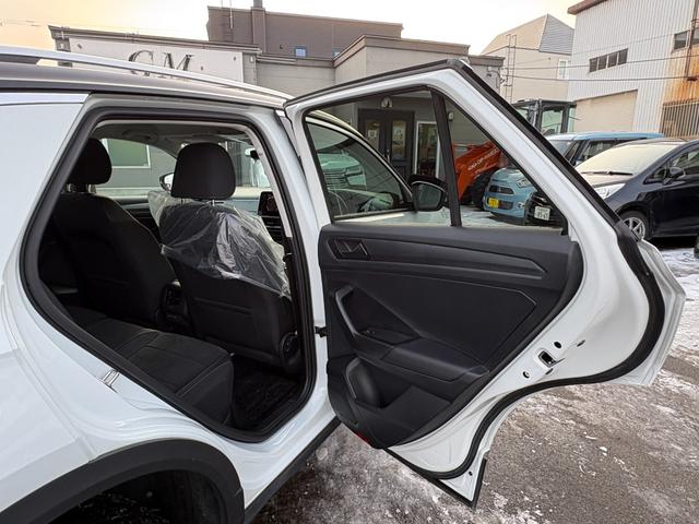 Ｔ－ロック ＴＳＩ　スタイル　ユーザー下取り車　純正メモリーナビ　バックカメラ　ＥＴＣ２．０　パーキングアシスト　アイドリングストップ　クルーズコントロール　パワーバックドア　ハーフレザーシート（44枚目）