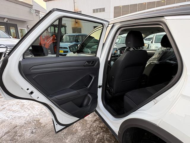 Ｔ－ロック ＴＳＩ　スタイル　ユーザー下取り車　純正メモリーナビ　バックカメラ　ＥＴＣ２．０　パーキングアシスト　アイドリングストップ　クルーズコントロール　パワーバックドア　ハーフレザーシート（47枚目）