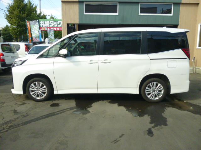 ノア Ｓ－Ｚ　４ＷＤ　ナビ　フルセグＴＶ　ＥＴＣ　両側パワスラ　寒冷地仕様（2枚目）