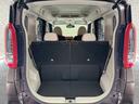 トランクは後部座席を起こした状態でも広く、荷物を運ぶのも楽々です★