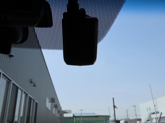 Ｇブラックスタイル　サポカーＳナビドラレコ４ＷＤ　ＥＴＣ　バックカメラ　両側電動スライドドア　アルミホイール　フルセグ　シートヒーター　オートクルーズコントロール　アイドリングストップ　衝突防止システム(4枚目)