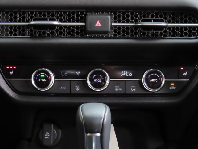 ZR-V Z デモカーUP 4WD コネクト MBカメラ 前後ドラレコ 冬タイヤSET メモリーナビ ETC 革シート アルミホイール フルセグ 電動リアゲート シートヒーター オートクルーズコントロール エアコン(16枚目)