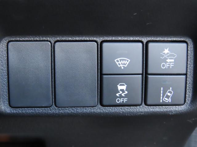 シャトル ハイブリッドZホンダセンシング ワンオーナー 4WD ナビ エンスタ(18枚目)