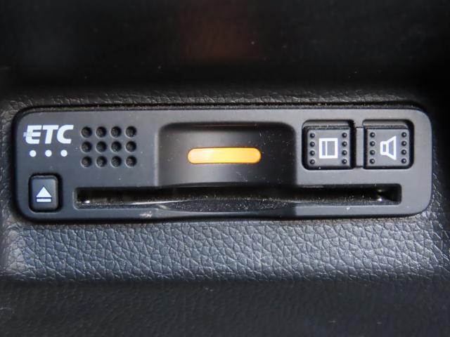 シャトル ハイブリッドZホンダセンシング ワンオーナー 4WD ナビ エンスタ(19枚目)