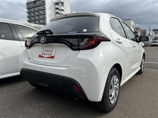 ヤリス Ｘ　４ＷＤ　メモリーナビ　バックカメラ　衝突被害軽減システム　ＥＴＣ（6枚目）