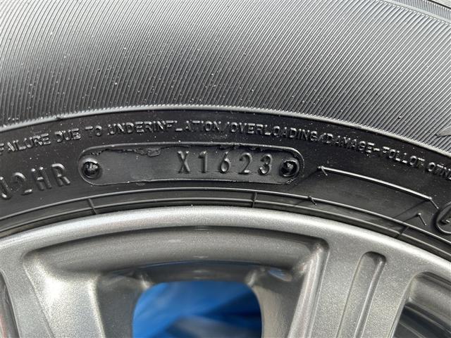 ヤリス Ｘ　４ＷＤ　メモリーナビ　バックカメラ　衝突被害軽減システム　ＥＴＣ（12枚目）