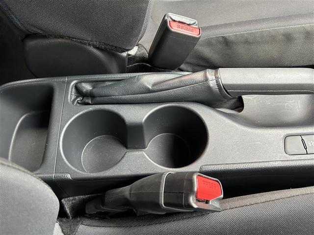 ヤリス Ｘ　４ＷＤ　メモリーナビ　バックカメラ　衝突被害軽減システム　ＥＴＣ（27枚目）