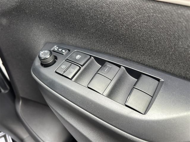 ヤリス Ｘ　４ＷＤ　メモリーナビ　バックカメラ　衝突被害軽減システム　ＥＴＣ（31枚目）