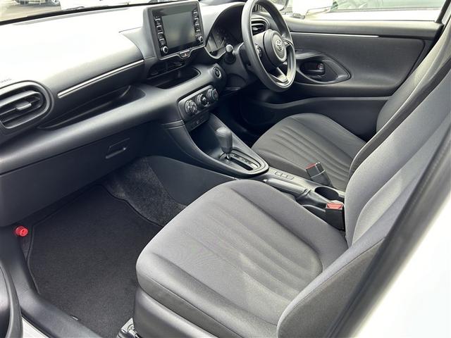 ヤリス Ｘ　４ＷＤ　メモリーナビ　バックカメラ　衝突被害軽減システム　ＥＴＣ（33枚目）