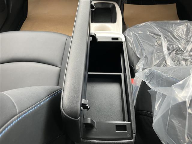 プリウス Ａツーリングセレクション　４ＷＤ　フルセグ　メモリーナビ　バックカメラ　衝突被害軽減システム　ＥＴＣ　ＬＥＤヘッドランプ　記録簿（19枚目）