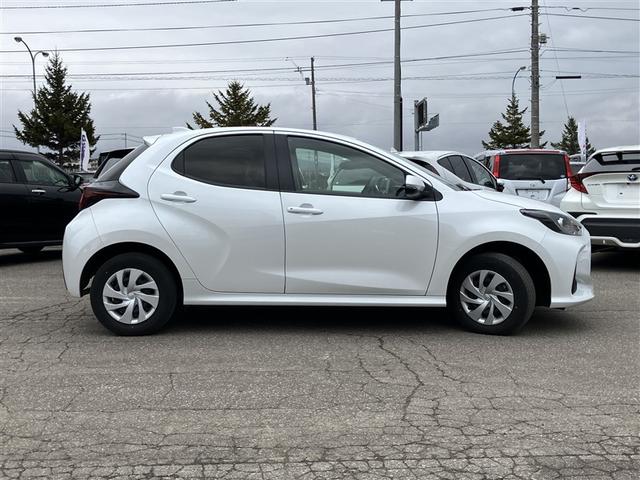 ヤリス Ｇ　４ＷＤ　バックカメラ　衝突被害軽減システム　記録簿（26枚目）