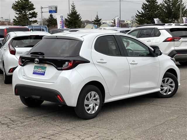 ヤリス Ｇ　４ＷＤ　バックカメラ　衝突被害軽減システム　記録簿（27枚目）