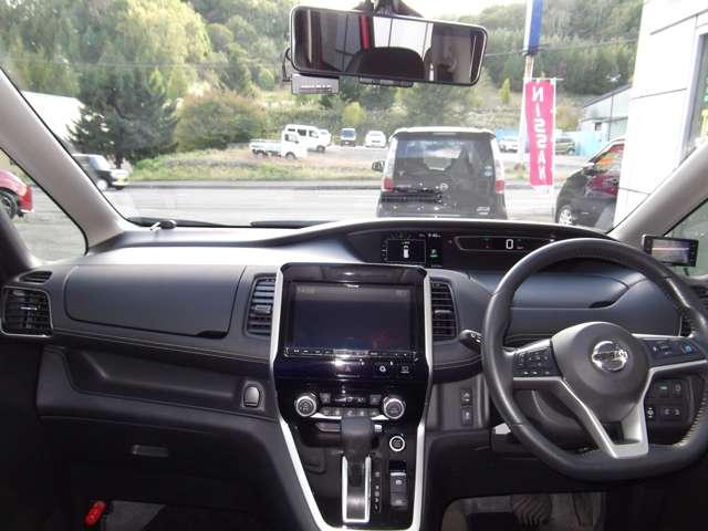 セレナ ハイウェイスター　Ｖセレクション　２．０　ハイウェイスター　Ｖセレクション　４ＷＤ　大型後席モニター・プロパイロット・エマー（3枚目）