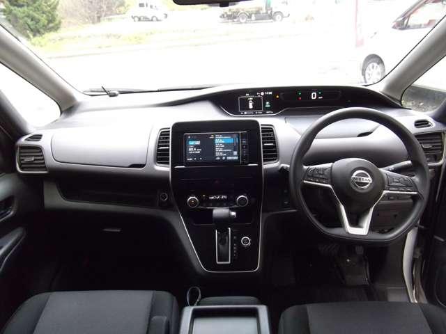 セレナ 2.0 XV 4WD エマージェンシーブレーキ・VDC・後席モニ(3枚目)