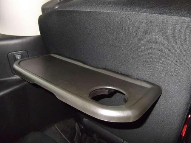 セレナ 2.0 XV 4WD エマージェンシーブレーキ・VDC・後席モニ(17枚目)