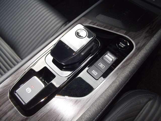 オーラ １．２　Ｇ　ＦＯＵＲ　レザーエディション　４ＷＤ　プロパイロット・エマージェンシーブレーキ（7枚目）