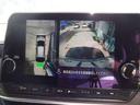 上から見下ろす感覚で駐車する事が出来るアラウンドビューモニター装備。映像はナビ画面に映ります。