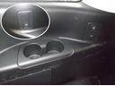 3列目シートのカップホルダー(左右にございます。) ・USB電源ポート装備です。 (助手席側にはスライドドア開閉スイッチ付きです。)