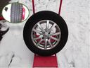 ・夏タイヤには社外アルミ　（タイヤの残り溝は約６ミリです。）