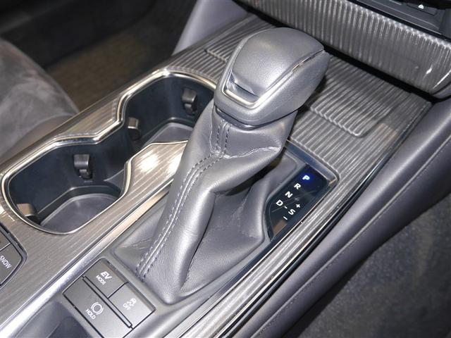 クラウンハイブリッド Ｓ　Ｆｏｕｒ　クルコン　地デジ　Ｂカメラ　電動シート　盗難防止装置　寒冷地　ＤＶＤ　ＬＥＤヘッド　スマートキー　アイドリングストップ　エアバッグ　ＡＢＳ　ＥＴＣ　ミュージックプレイヤー接続可　横滑り防止装置　４ＷＤ（6枚目）