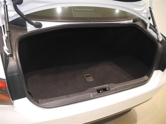 クラウンハイブリッド Ｓ　Ｆｏｕｒ　クルコン　地デジ　Ｂカメラ　電動シート　盗難防止装置　寒冷地　ＤＶＤ　ＬＥＤヘッド　スマートキー　アイドリングストップ　エアバッグ　ＡＢＳ　ＥＴＣ　ミュージックプレイヤー接続可　横滑り防止装置　４ＷＤ（9枚目）