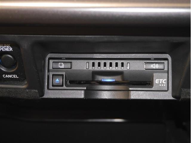 クラウンハイブリッド Ｓ　Ｆｏｕｒ　クルコン　地デジ　Ｂカメラ　電動シート　盗難防止装置　寒冷地　ＤＶＤ　ＬＥＤヘッド　スマートキー　アイドリングストップ　エアバッグ　ＡＢＳ　ＥＴＣ　ミュージックプレイヤー接続可　横滑り防止装置　４ＷＤ（26枚目）