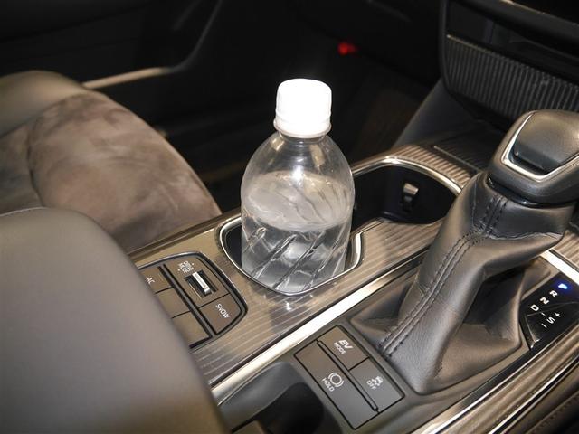 クラウンハイブリッド Ｓ　Ｆｏｕｒ　クルコン　地デジ　Ｂカメラ　電動シート　盗難防止装置　寒冷地　ＤＶＤ　ＬＥＤヘッド　スマートキー　アイドリングストップ　エアバッグ　ＡＢＳ　ＥＴＣ　ミュージックプレイヤー接続可　横滑り防止装置　４ＷＤ（30枚目）