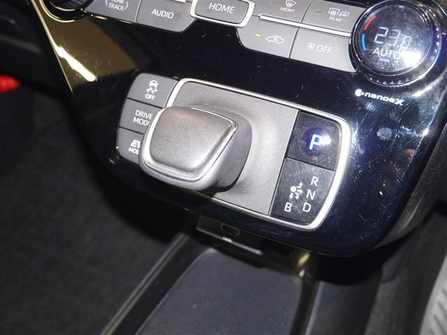 アクア Ｚ　クルコン　ドライブレコーダー　フルセグ　Ｂカメ　横滑り防止装置　盗難防止システム　スマートキー　ＥＴＣ　寒冷地仕様　ＡＣ１００Ｖ電源　ＡＷ　ミュージックプレイヤー接続可　メモリーナビ　オートエアコン（6枚目）