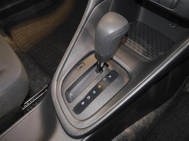 ヤリス ハイブリッドX サイドエアバッグ 盗難防止 VSC クルコン 4WD アイドリングストップ ETC スマートキー 寒冷地仕様 ナビ オートエアコン ミュージックプレイヤー接続可 メモリーナビ キーレス エアバッグ(6枚目)