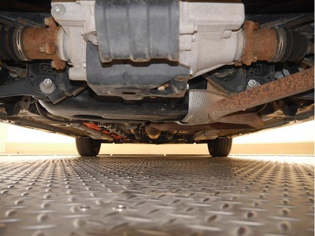 ヤリス ハイブリッドX サイドエアバッグ 盗難防止 VSC クルコン 4WD アイドリングストップ ETC スマートキー 寒冷地仕様 ナビ オートエアコン ミュージックプレイヤー接続可 メモリーナビ キーレス エアバッグ(35枚目)