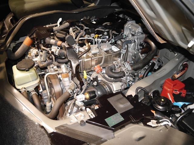 ハイエースバン ロングスーパーGL ダブルエアコン LEDヘッド 運転席エアバッグ ドラレコ イモビライザー オートエアコン フルセグテレビ フルタイム4WD メモリナビ 寒冷地仕様車 パワーステアリング スマ-トキー ETC車載器(13枚目)