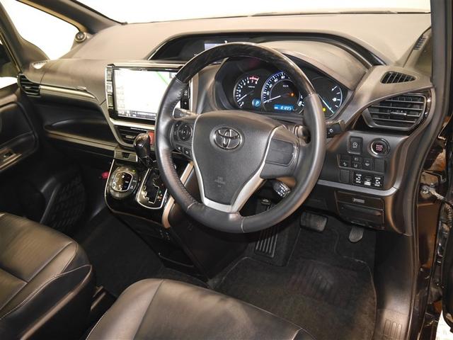 エスクァイア Ｇｉ　ブラックテーラード　アルミ　Ｂモニター　ナビ＆ＴＶ　フルセグＴＶ　キーレス　ＬＥＤヘッドライト　アイドリングストップ　衝突軽減ブレーキ　両側パワースライドドア　オートクルーズコントロール　スマートキー　ＥＴＣ　ＤＶＤ再生（4枚目）