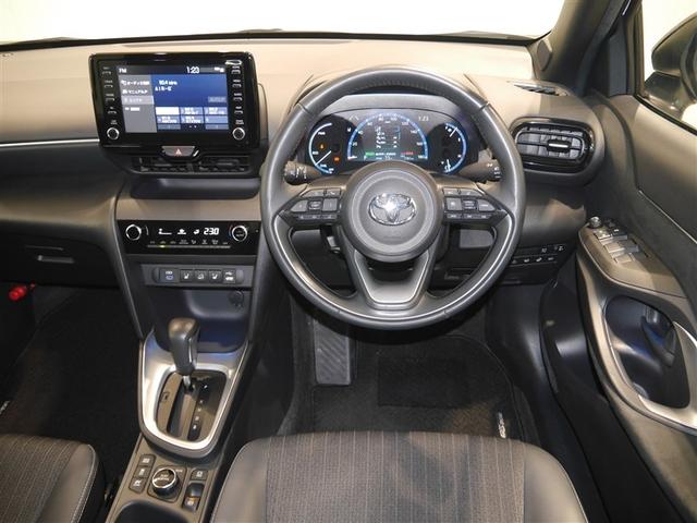 ヤリスクロス ハイブリッドＺ　クルーズＣ　横滑防止装置　リアカメラ　ＬＥＤライト　盗難防止装置　電動シート　ＡＷ　キーレス　寒冷地仕様　スマートキー　ＡＢＳ　４ＷＤ　ＡＣ１００Ｖ　ミュージックプレイヤー接続可　エアバッグ　エアコン（5枚目）