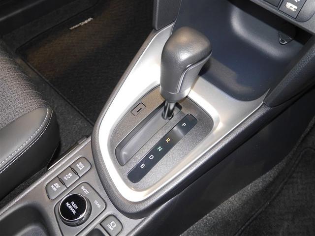 ヤリスクロス ハイブリッドＺ　クルーズＣ　横滑防止装置　リアカメラ　ＬＥＤライト　盗難防止装置　電動シート　ＡＷ　キーレス　寒冷地仕様　スマートキー　ＡＢＳ　４ＷＤ　ＡＣ１００Ｖ　ミュージックプレイヤー接続可　エアバッグ　エアコン（6枚目）