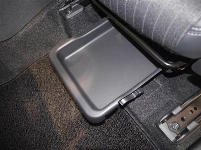 ヤリスクロス ハイブリッドＺ　クルーズＣ　横滑防止装置　リアカメラ　ＬＥＤライト　盗難防止装置　電動シート　ＡＷ　キーレス　寒冷地仕様　スマートキー　ＡＢＳ　４ＷＤ　ＡＣ１００Ｖ　ミュージックプレイヤー接続可　エアバッグ　エアコン（13枚目）