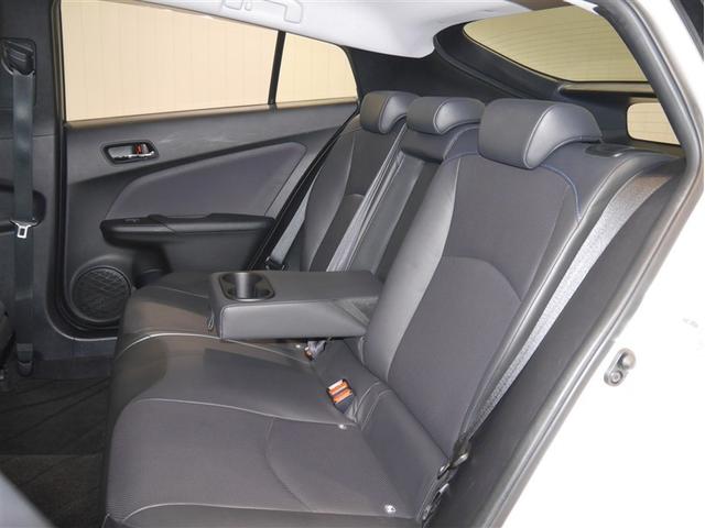 プリウス Ａプレミアム　ツーリングセレクション　横滑り防止機能　皮シート　運転席パワーシート　エアコン　パワーウィンドウ　ナビ＆ＴＶ　アイドリングストップ　ＬＥＤライト　盗難防止装置　スマートキー＆プッシュスタート　キーレス　ＥＴＣ　アルミホイール（8枚目）