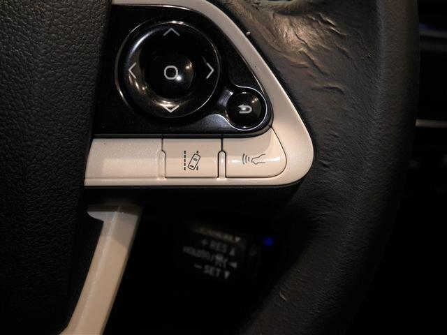 プリウス Ａプレミアム　ツーリングセレクション　横滑り防止機能　皮シート　運転席パワーシート　エアコン　パワーウィンドウ　ナビ＆ＴＶ　アイドリングストップ　ＬＥＤライト　盗難防止装置　スマートキー＆プッシュスタート　キーレス　ＥＴＣ　アルミホイール（17枚目）