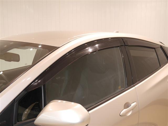 プリウス Ａプレミアム　ツーリングセレクション　横滑り防止機能　皮シート　運転席パワーシート　エアコン　パワーウィンドウ　ナビ＆ＴＶ　アイドリングストップ　ＬＥＤライト　盗難防止装置　スマートキー＆プッシュスタート　キーレス　ＥＴＣ　アルミホイール（35枚目）