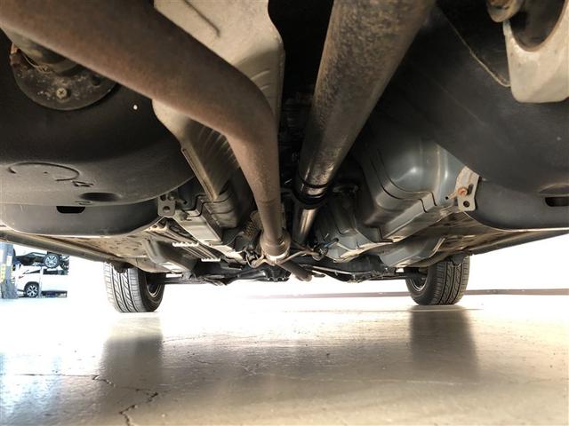 ヴィッツ Ｆ　アルミ　ＰＷ　パートタイム４ＷＤ　ＥＳＣ　ＤＶＤ再生　ＰＳ　メモリーナビゲーション　ＥＴＣ　ＡＢＳ　キーレスエントリー　Ｗエアバッグ　ミュージックプレイヤー接続可　ナビＴＶ　エアコン　寒冷地仕様車（7枚目）