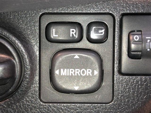 ヴィッツ Ｆ　アルミ　ＰＷ　パートタイム４ＷＤ　ＥＳＣ　ＤＶＤ再生　ＰＳ　メモリーナビゲーション　ＥＴＣ　ＡＢＳ　キーレスエントリー　Ｗエアバッグ　ミュージックプレイヤー接続可　ナビＴＶ　エアコン　寒冷地仕様車（19枚目）