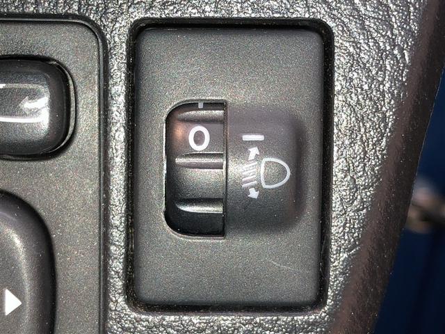 ヴィッツ Ｆ　アルミ　ＰＷ　パートタイム４ＷＤ　ＥＳＣ　ＤＶＤ再生　ＰＳ　メモリーナビゲーション　ＥＴＣ　ＡＢＳ　キーレスエントリー　Ｗエアバッグ　ミュージックプレイヤー接続可　ナビＴＶ　エアコン　寒冷地仕様車（20枚目）