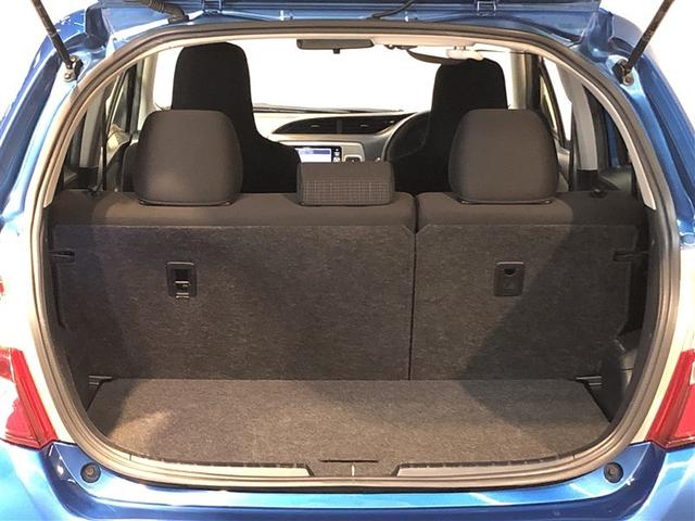 ヴィッツ Ｆ　アルミ　ＰＷ　パートタイム４ＷＤ　ＥＳＣ　ＤＶＤ再生　ＰＳ　メモリーナビゲーション　ＥＴＣ　ＡＢＳ　キーレスエントリー　Ｗエアバッグ　ミュージックプレイヤー接続可　ナビＴＶ　エアコン　寒冷地仕様車（28枚目）