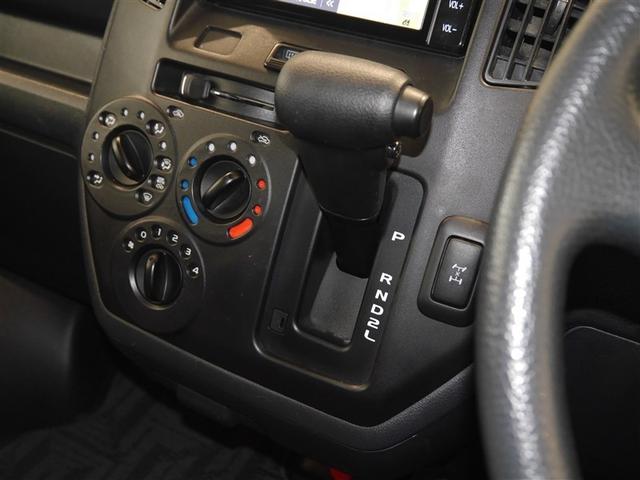 タウンエースバン GL Wエアコン アイドリングSTOP Rカメラ LED 助手席エアバック 切替4WD ドラレコ 盗難防止装置 横滑り防止機能 マニュアルエアコン ワイヤレスキー 前席パワーウィンドウ DVD再生 ナビTV(6枚目)